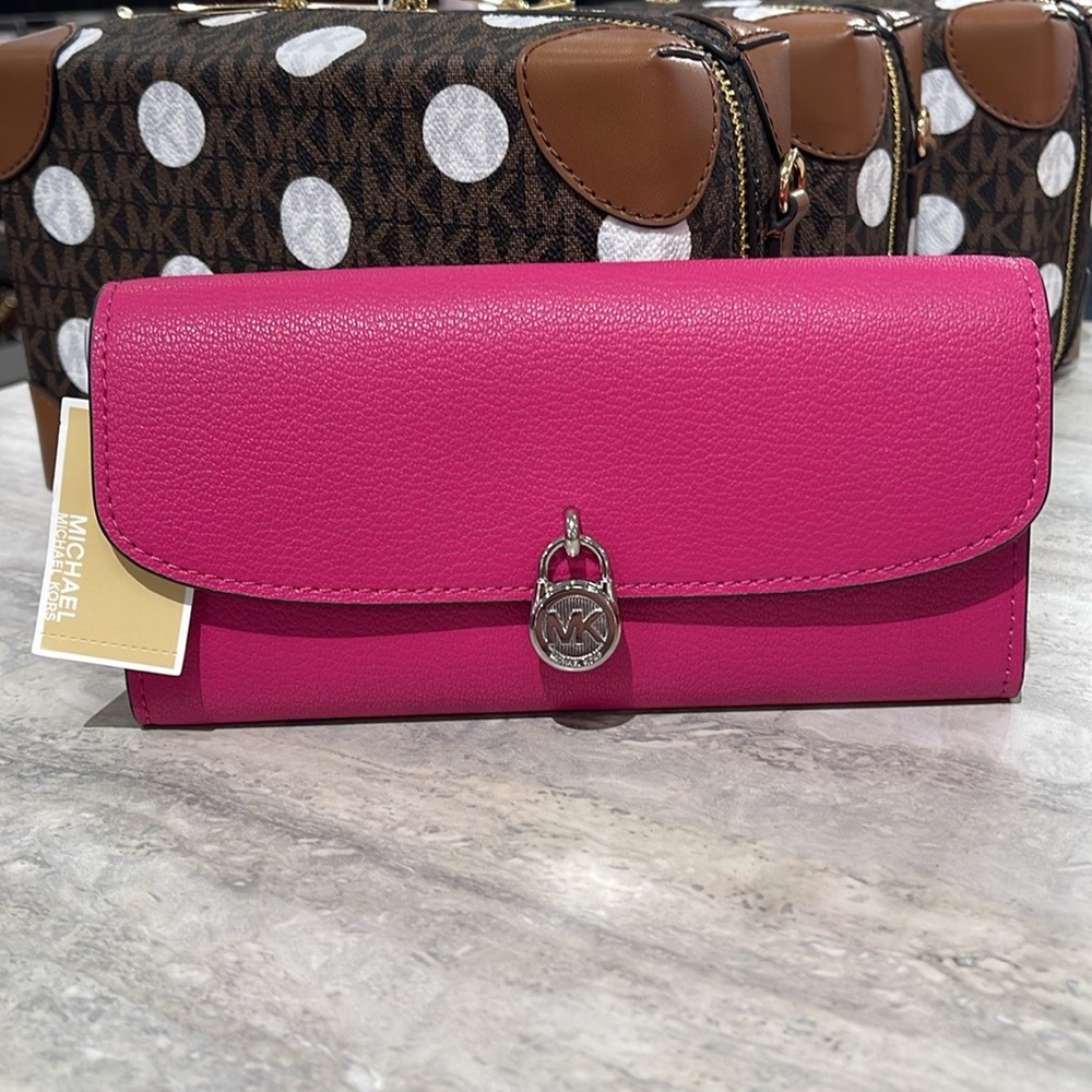 Michael Kors Hamilton Large Leather Flap Continental Wallet
Dragonfruit
NWT - Picture 14 of 16